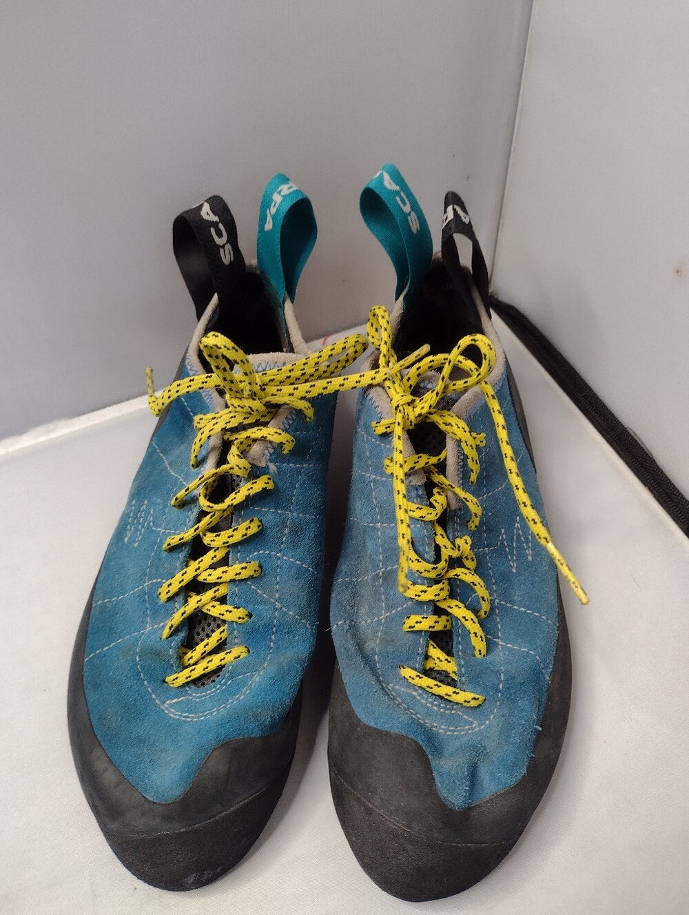 SCARPA Helix Rock Climbing Shoes EU 39.5 M7 W8 Blue Italy Bouldering B13
